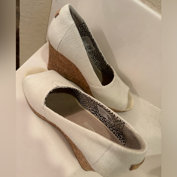 TOMS canvas peep-toe cork wedge slip-ons in EUC. - Picture 6 of 9